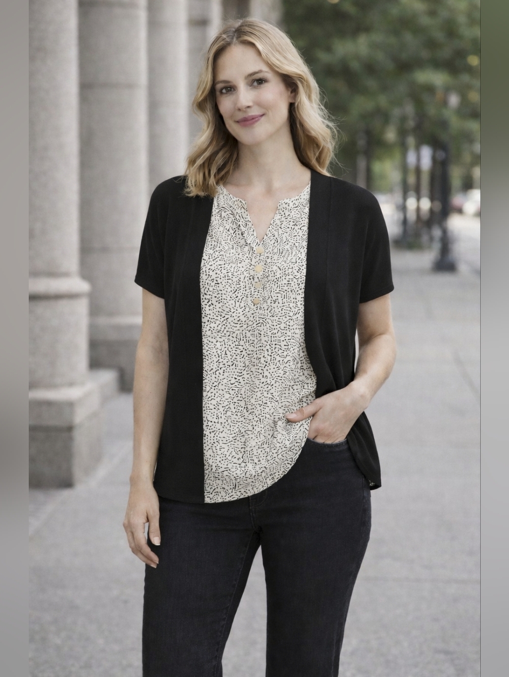 Liz Claiborne Sleeveless Blouse M Neutral Print Flowy Top Work Casual Chic - Picture 8 of 10